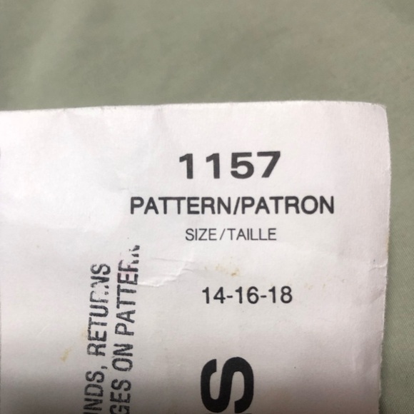 Vogue Attitudes Pattern 1157 - Classic Design by Aldi- elegent but easy dress - Picture 2 of 11